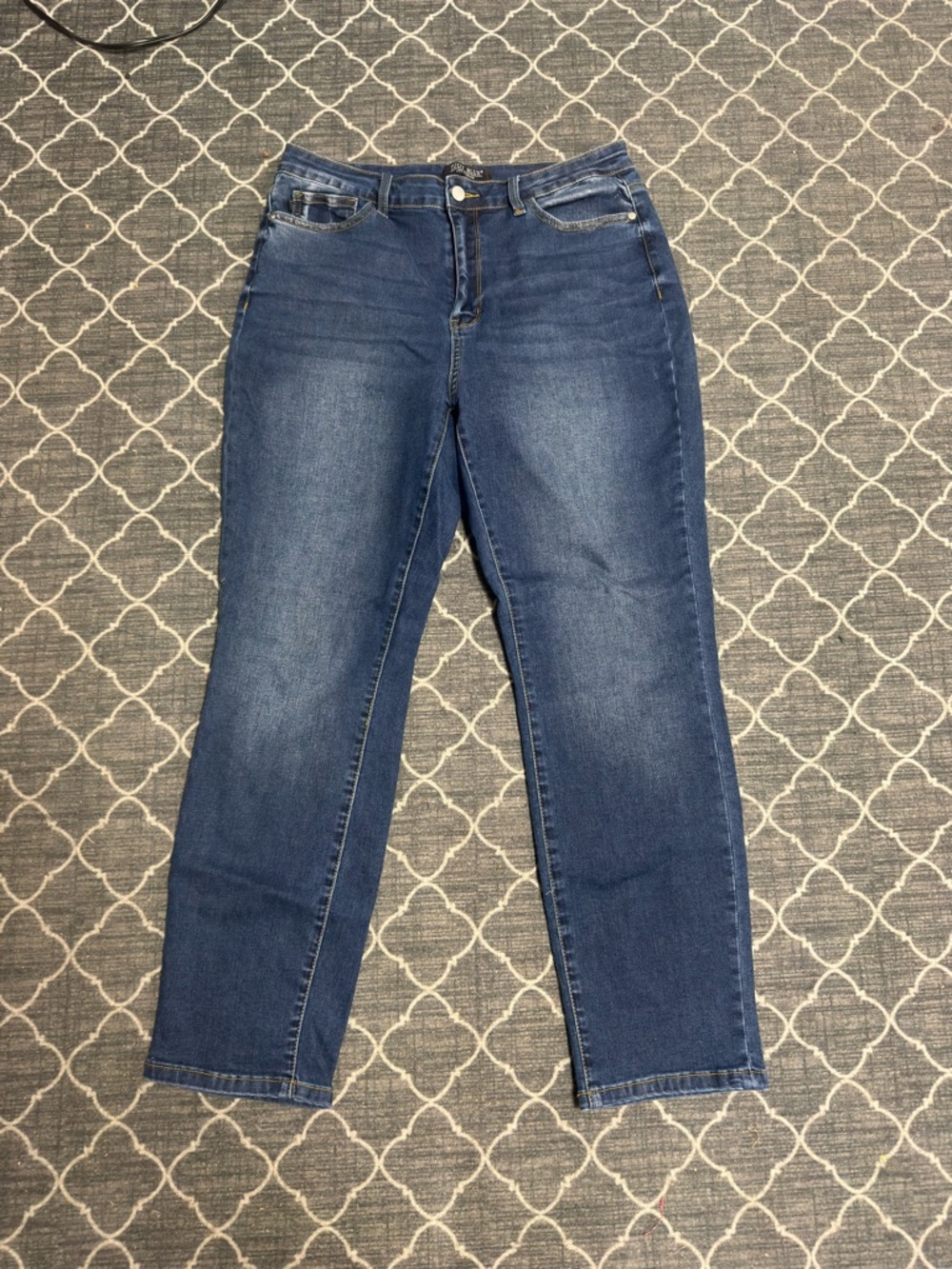 Judy Blue Medium Dark Blue Straight-Leg Jeans